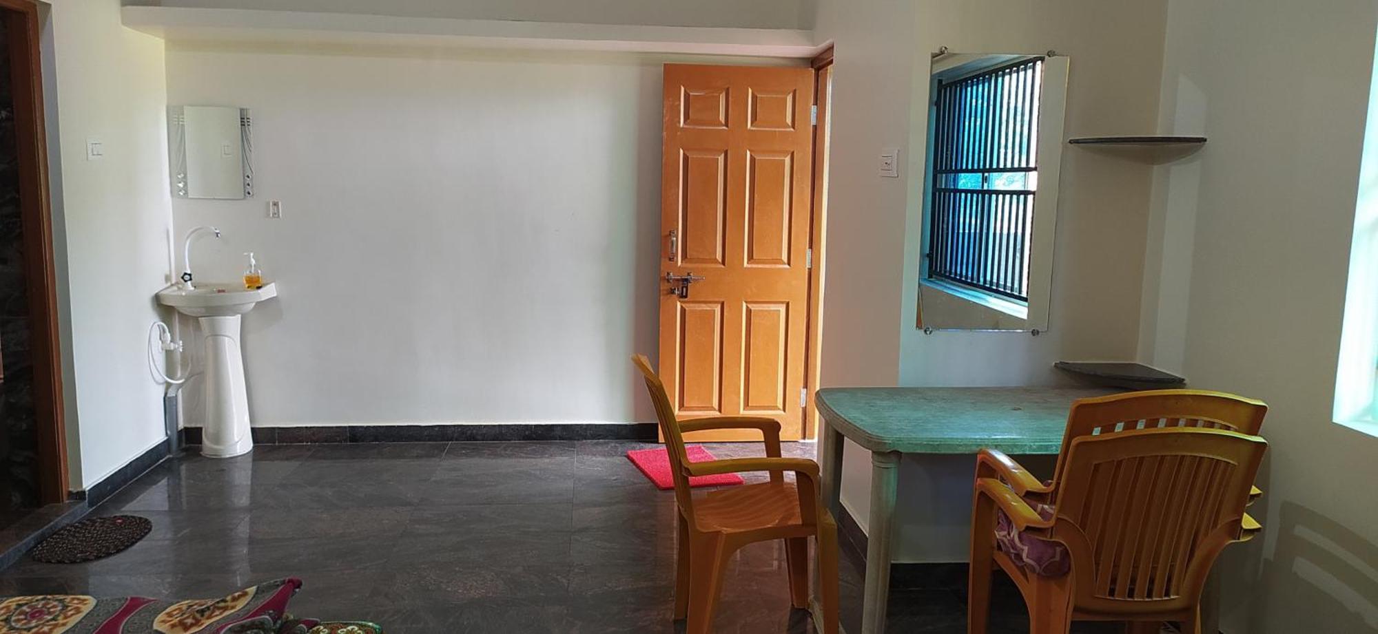 Arundekar Home Stay Gokarna Beach side AC room Exteriör bild