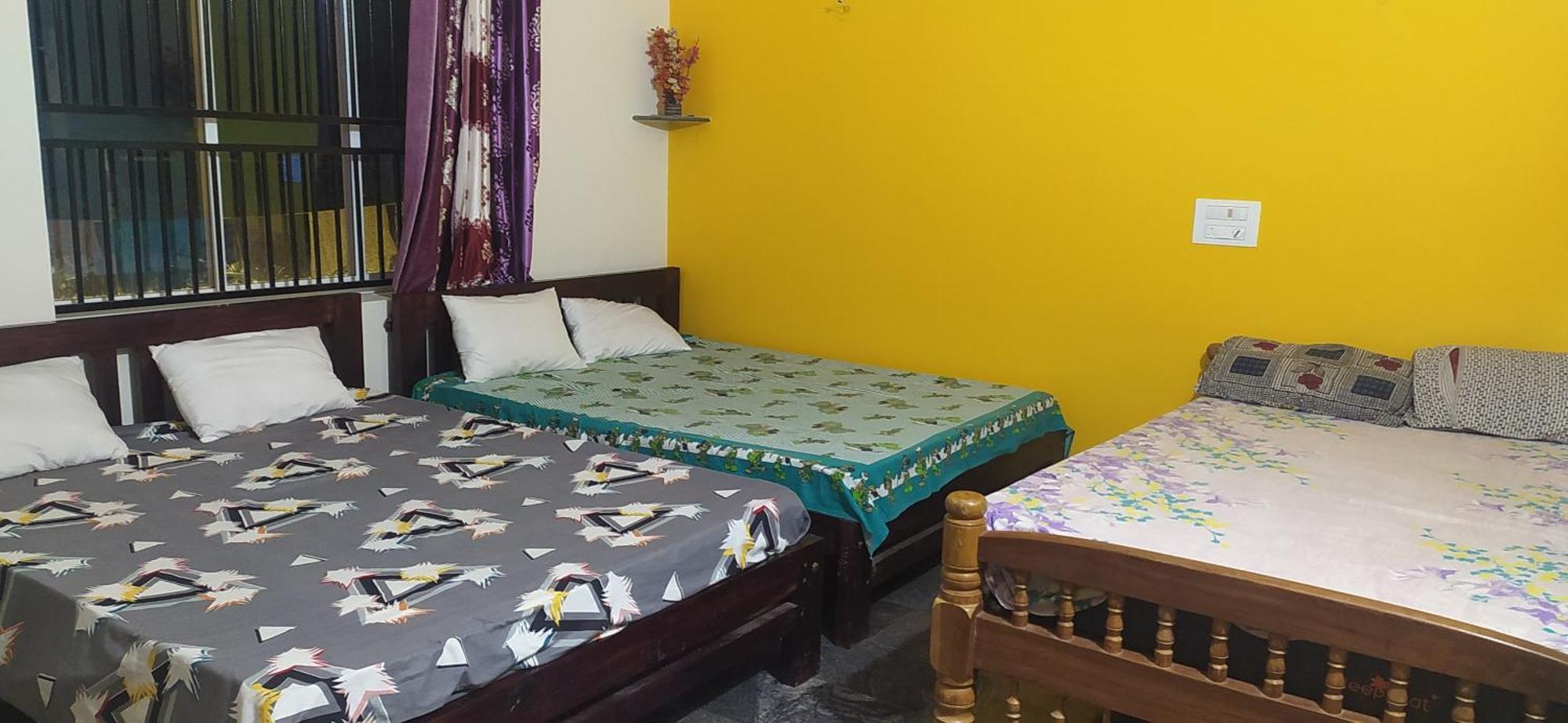 Arundekar Home Stay Gokarna Beach side AC room Exteriör bild