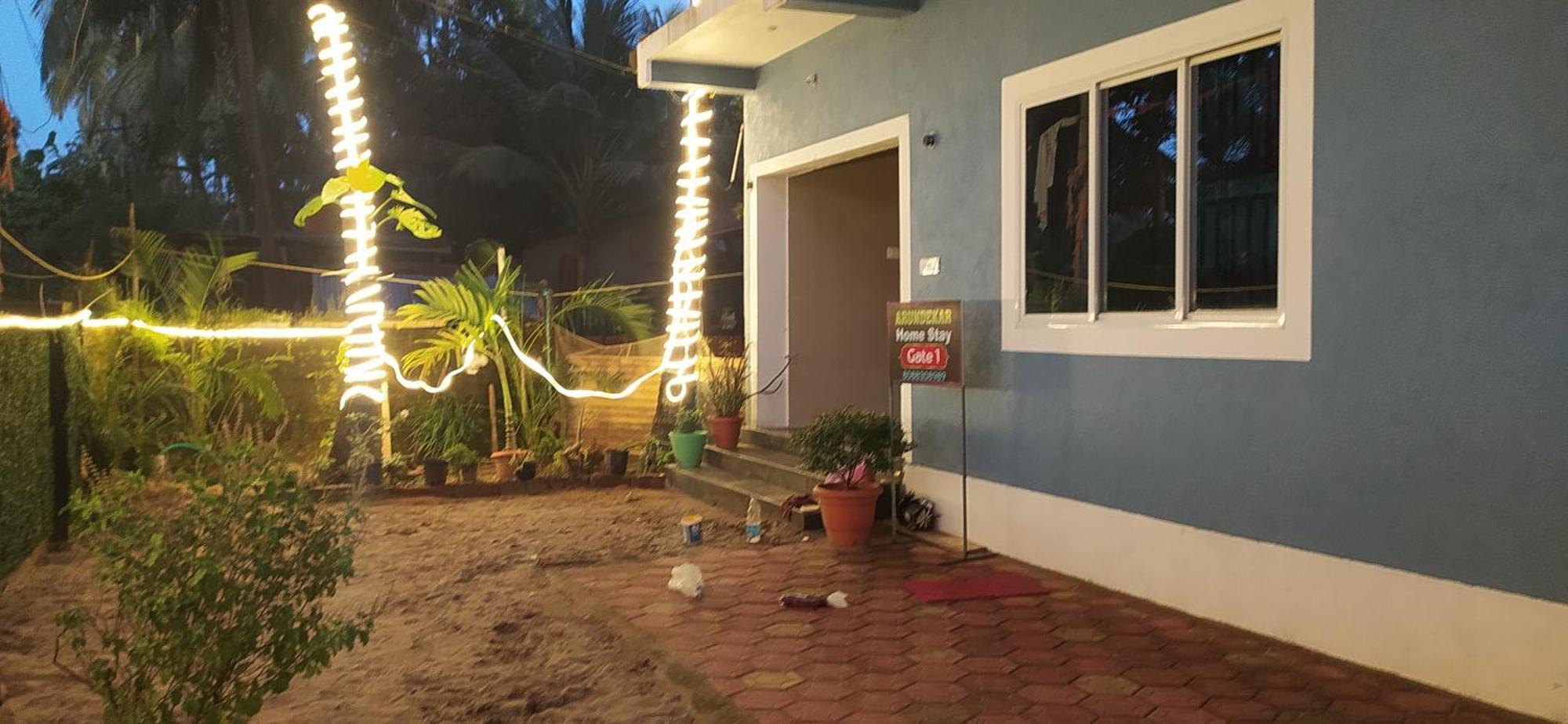 Arundekar Home Stay Gokarna Beach side AC room Exteriör bild